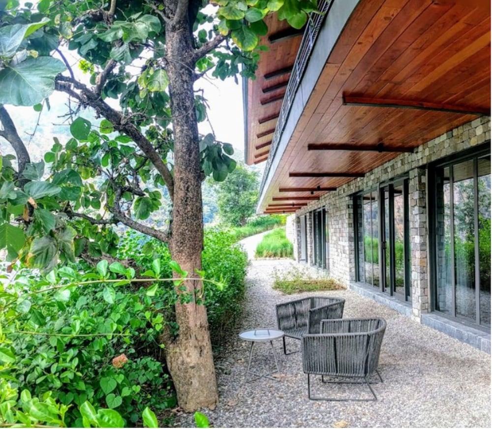 Taj Rishikesh Resort And Spa Dehradun Exterior photo