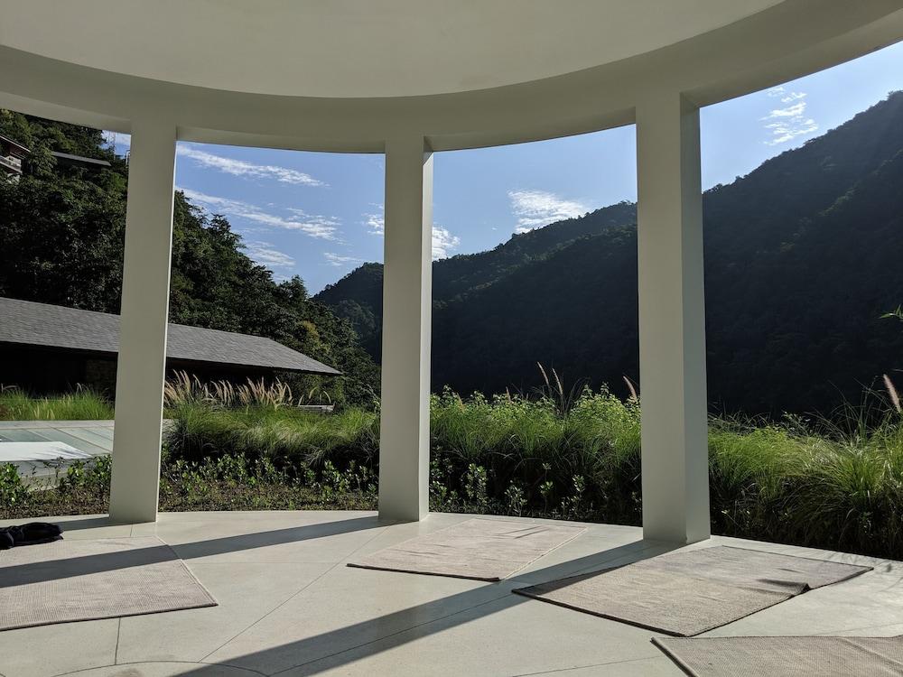 Taj Rishikesh Resort And Spa Dehradun Exterior photo
